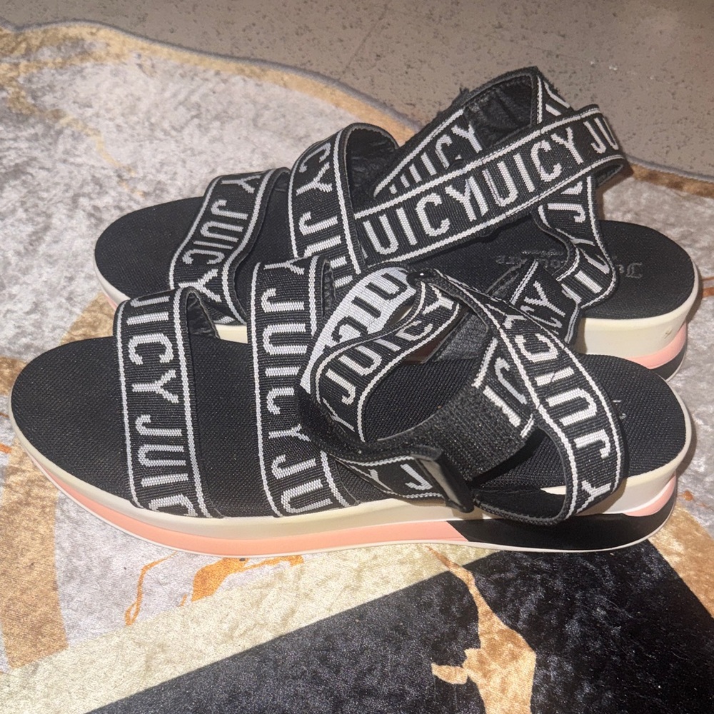 Juicy Couture Size 10 Impulse Logo Strap Platform Sandal Black White